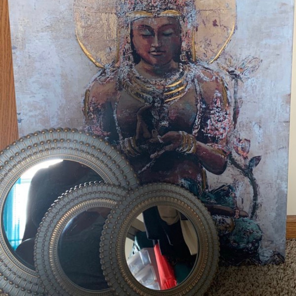 Canvas picture and mirrors